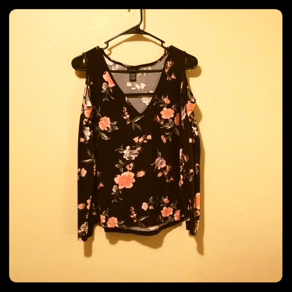 Long sleeved top